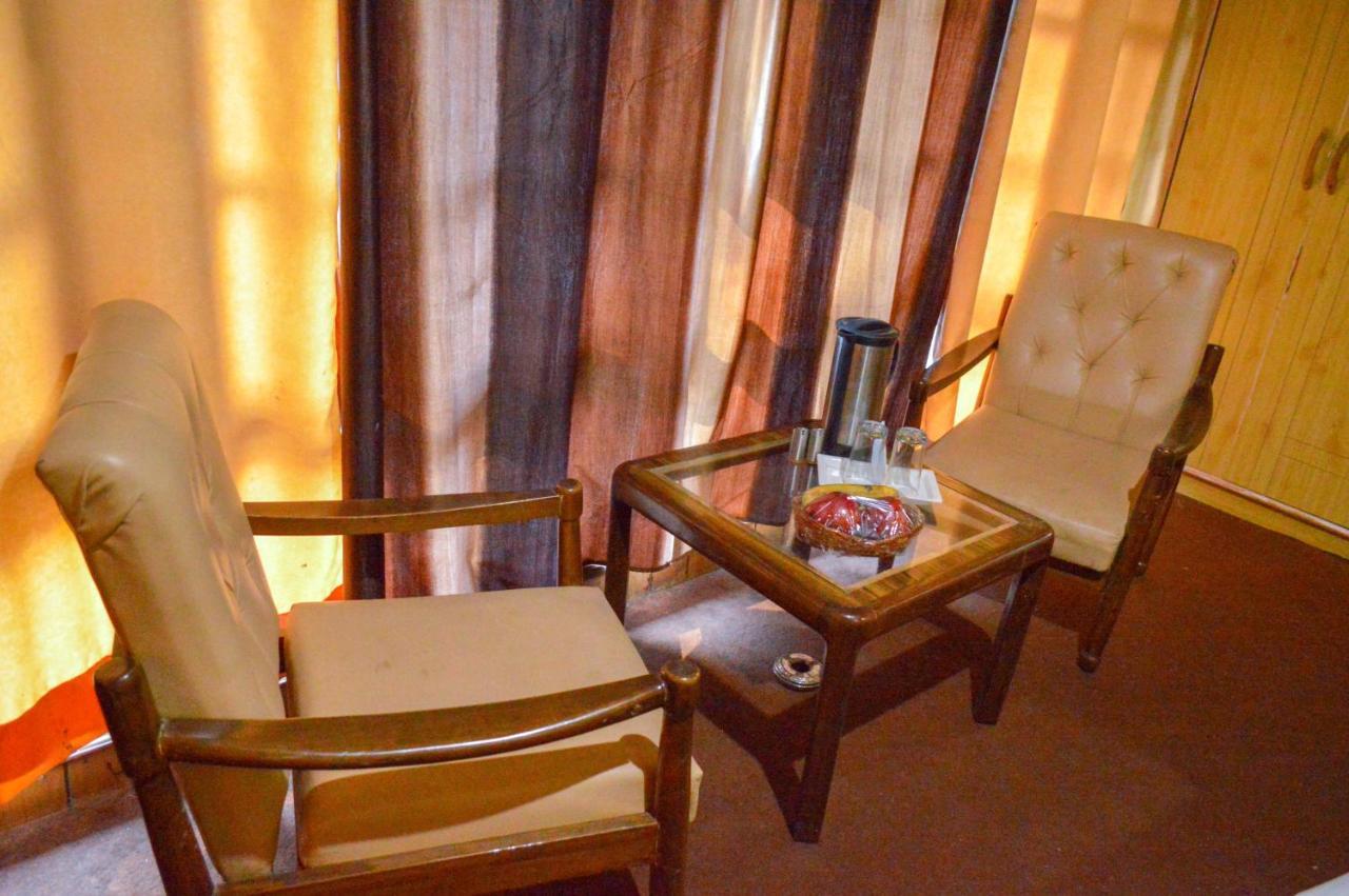 Hotel Pine Grove-Mall Road Маналі Екстер'єр фото
