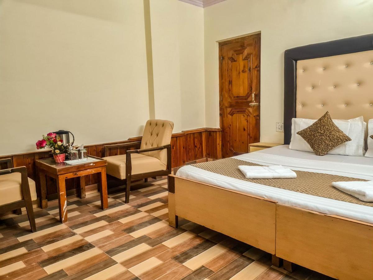 Hotel Pine Grove-Mall Road Маналі Екстер'єр фото